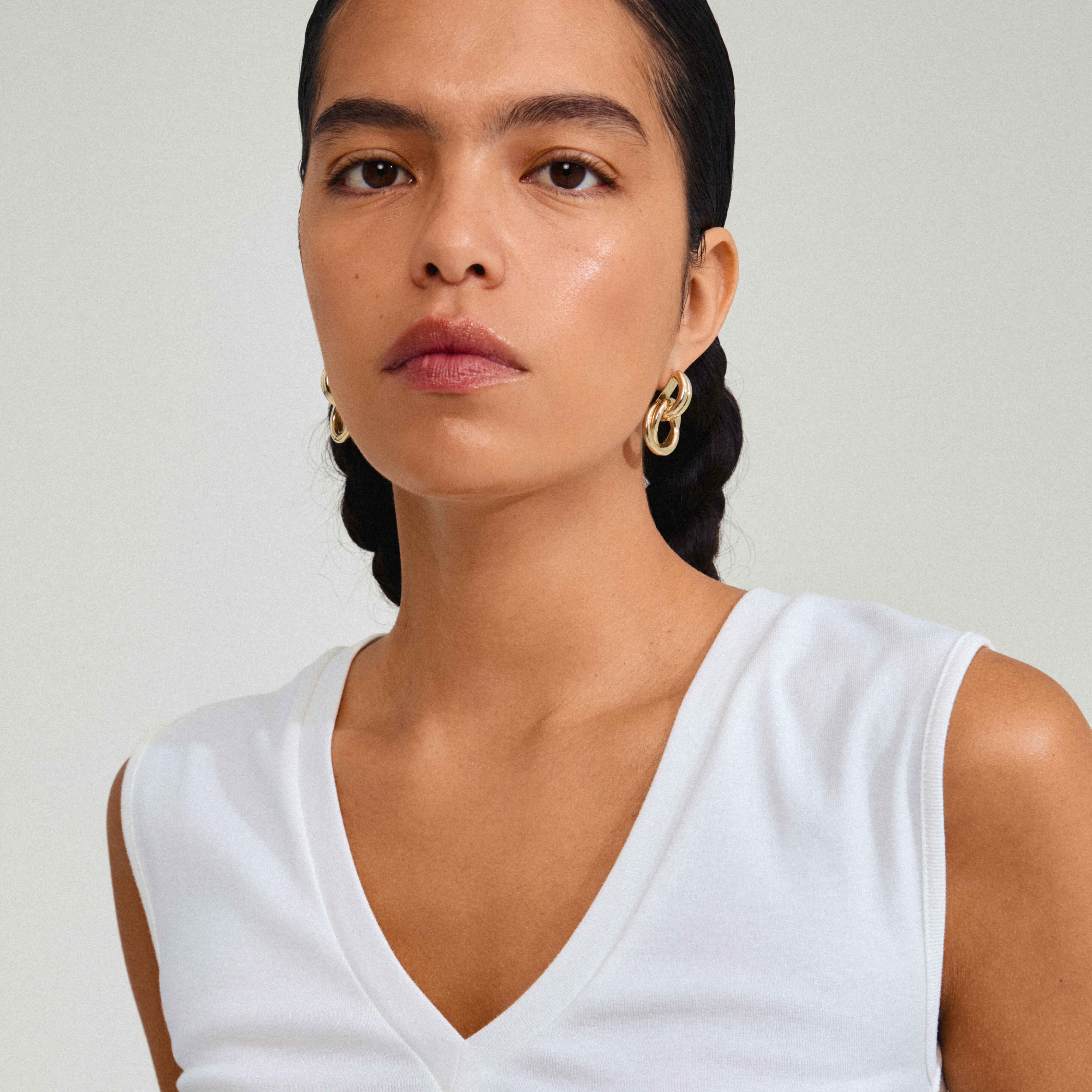 AGNI recycled knot hoop earrings - Image 3