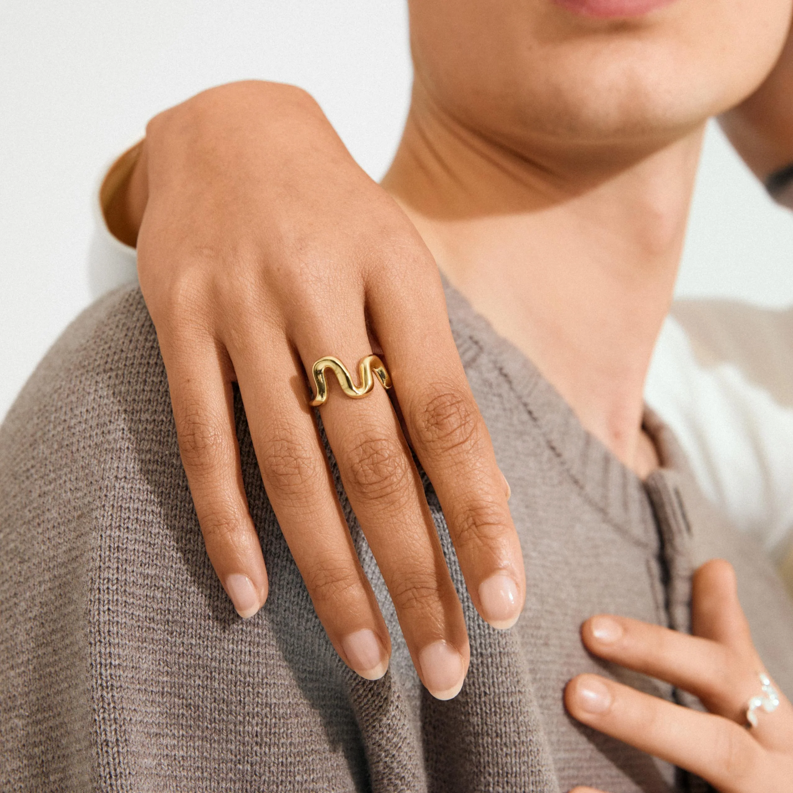AIKO recycled wavy ring - Image 5