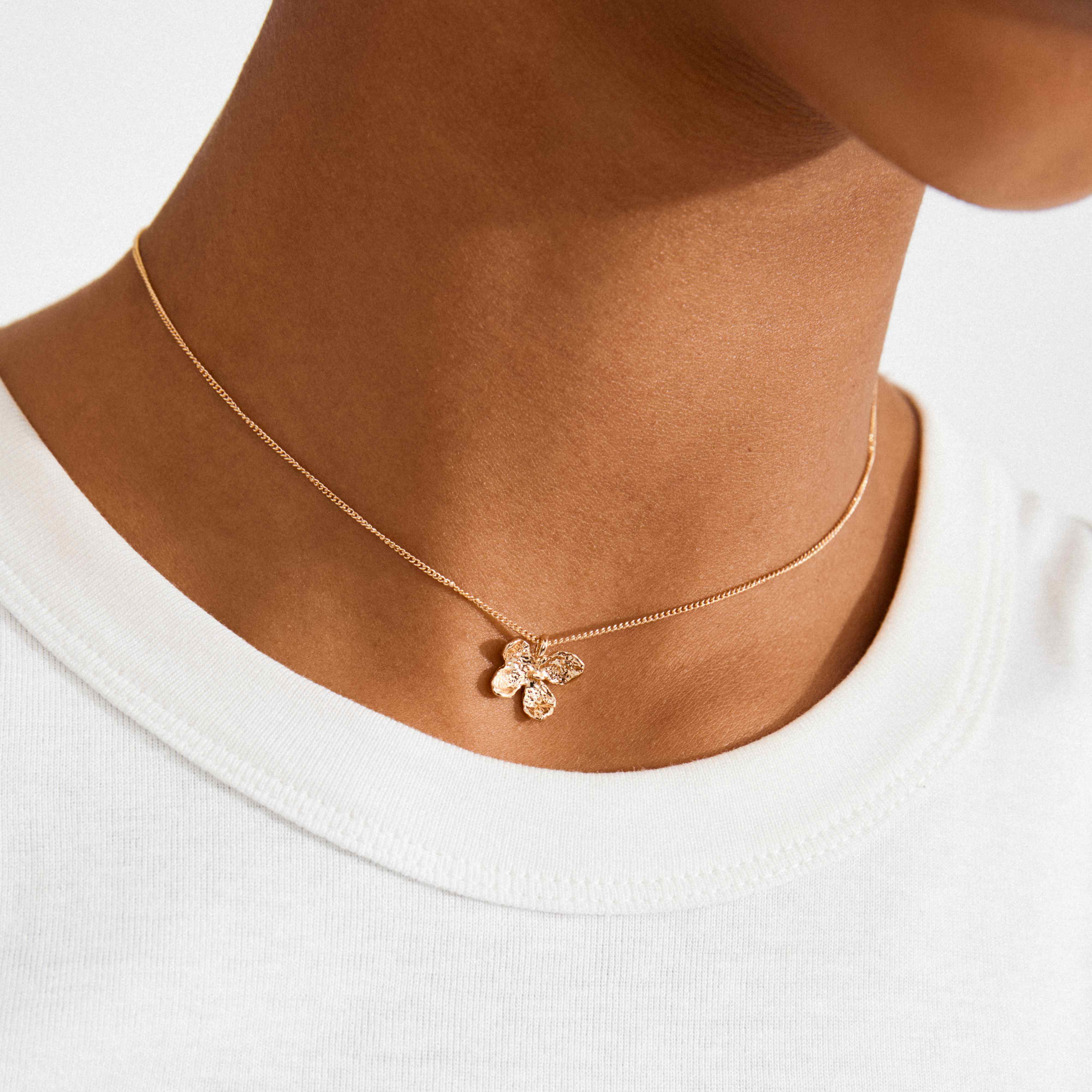 AJANI recycled flower pendant necklace - Image 3