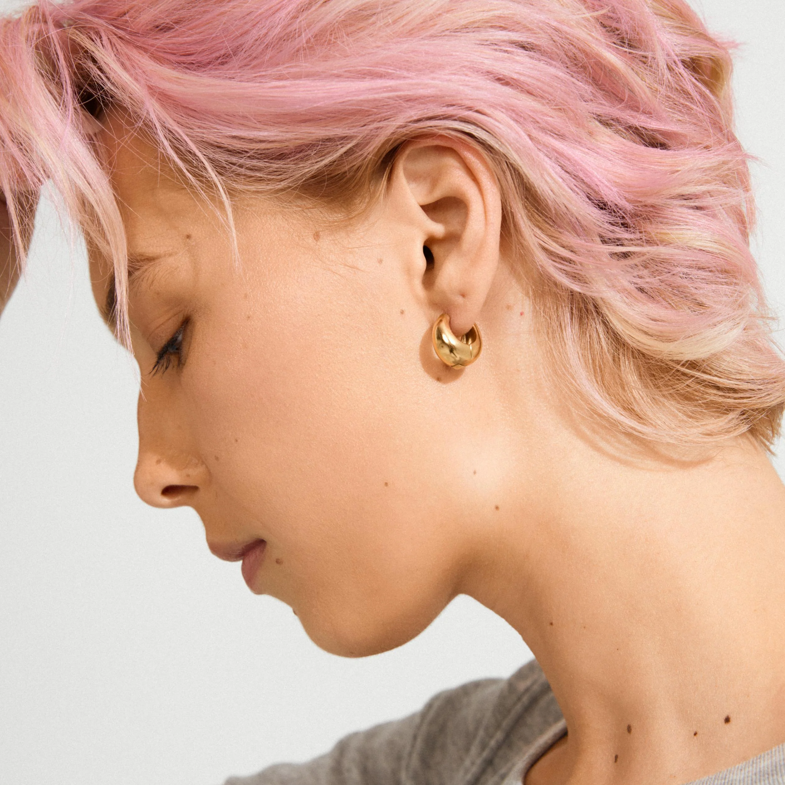 BRAXTYN recycled chunky hoop earrings - Image 3