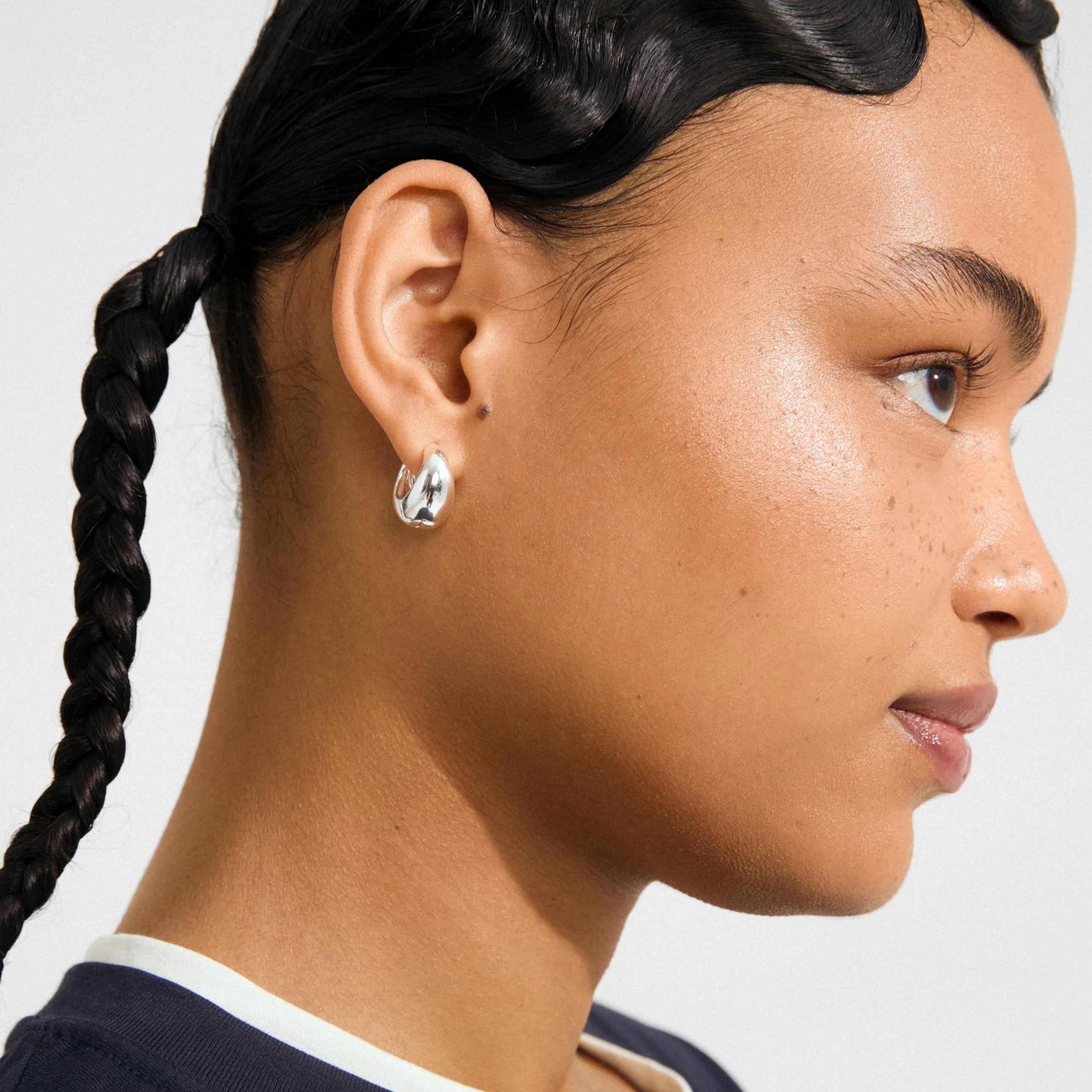 BRAXTYN recycled chunky hoop earrings - Image 5