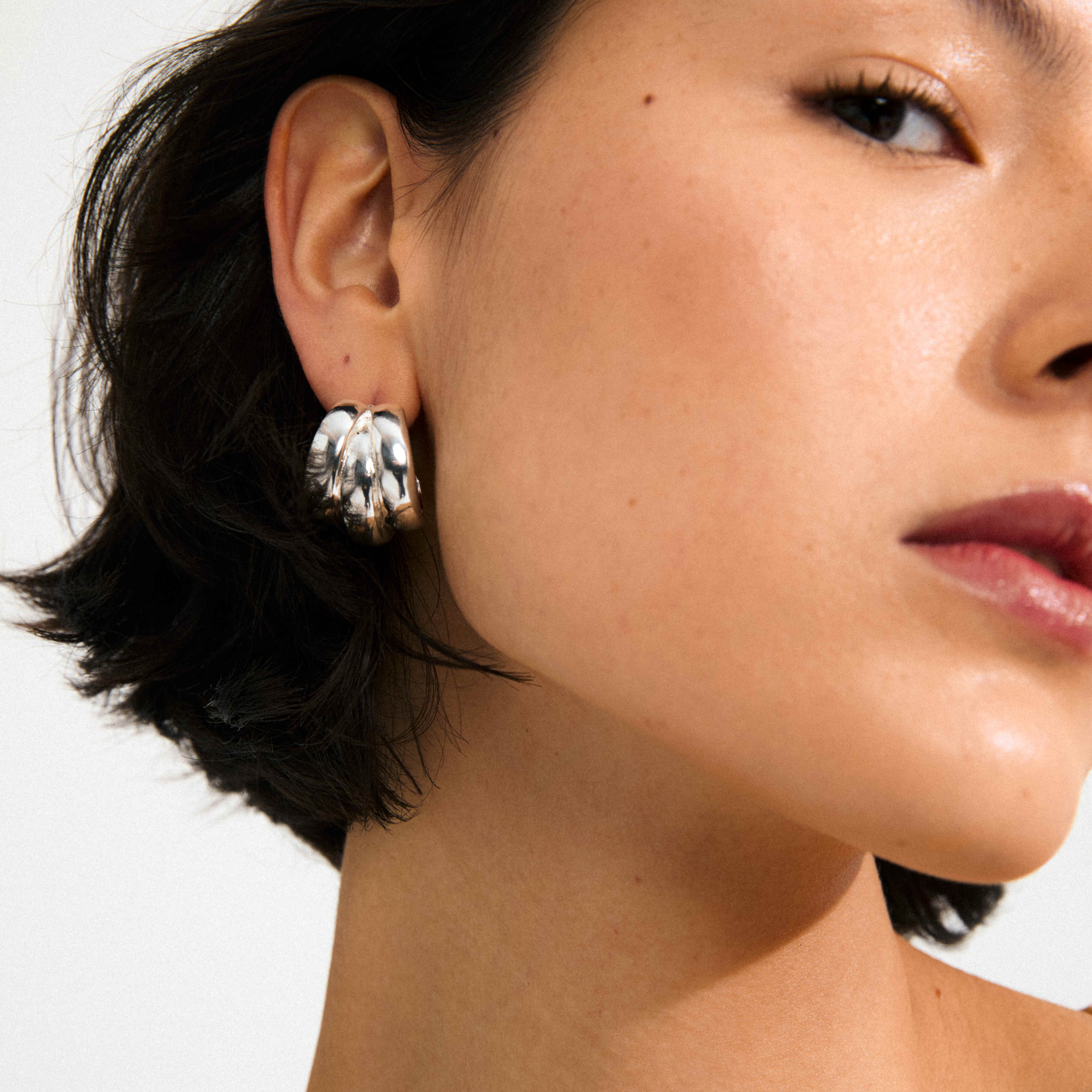 DAMIA recycled half-hoop earrings - Image 5