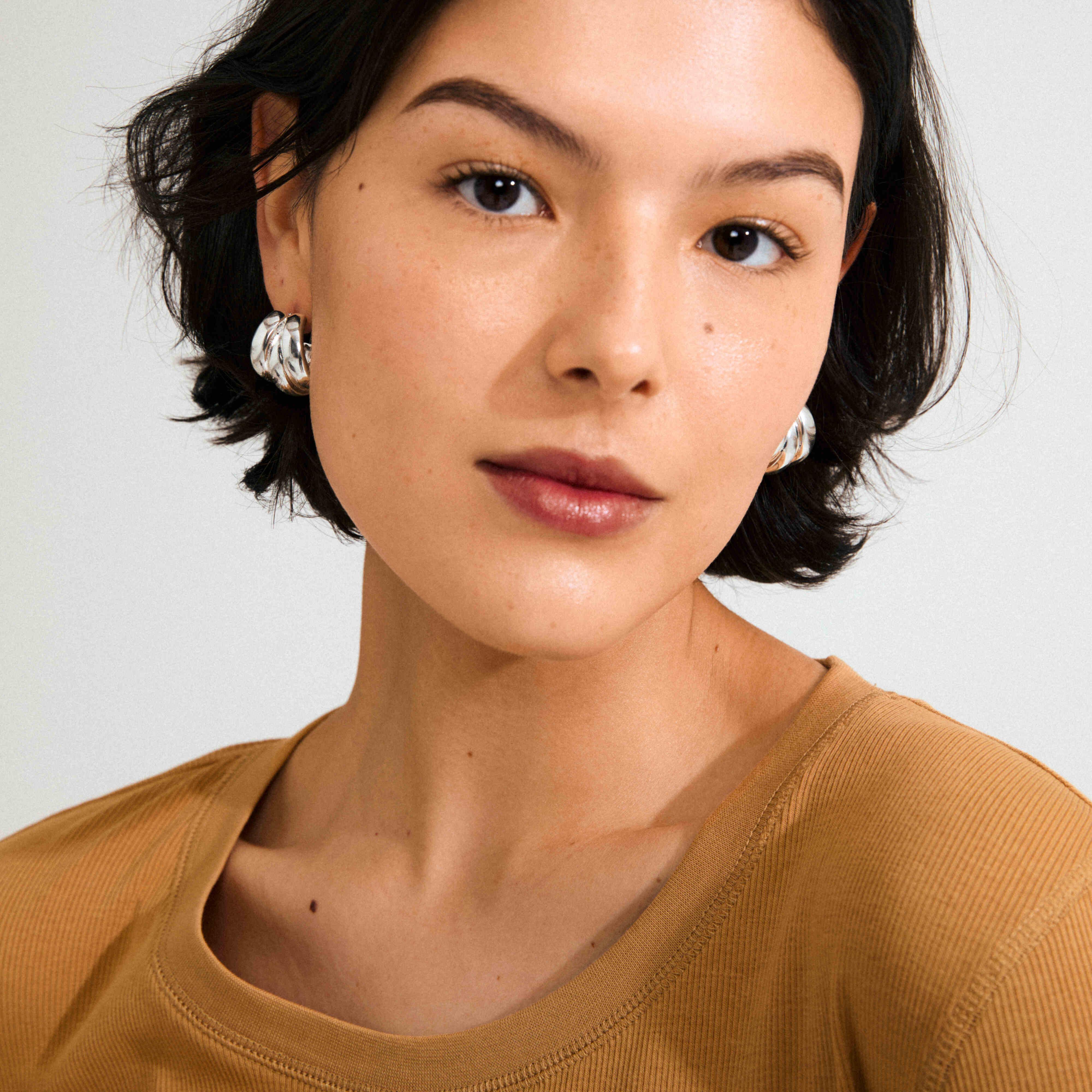 DAMIA recycled half-hoop earrings - Image 6