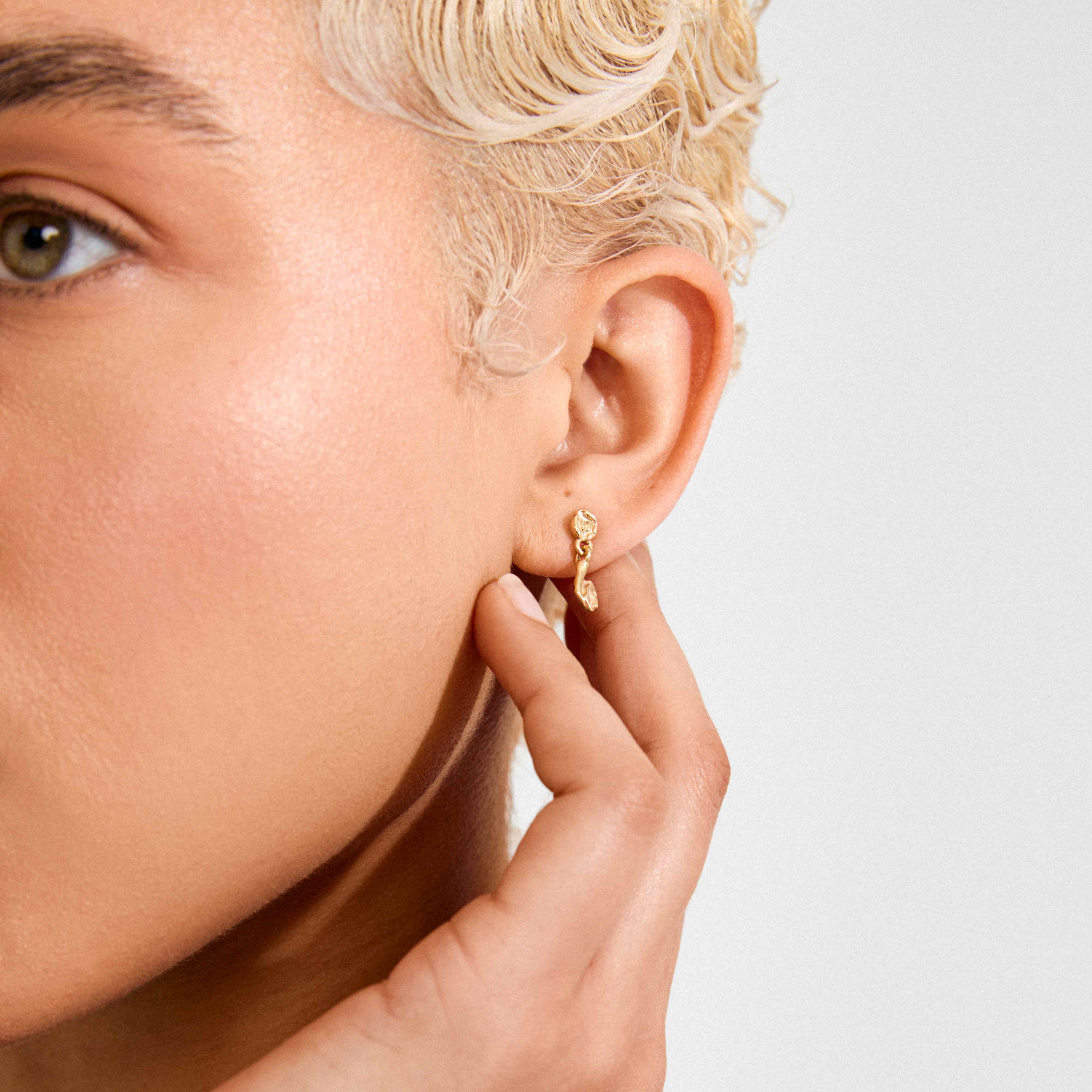 ELIYAH recycled textured pendant earrings - Image 2