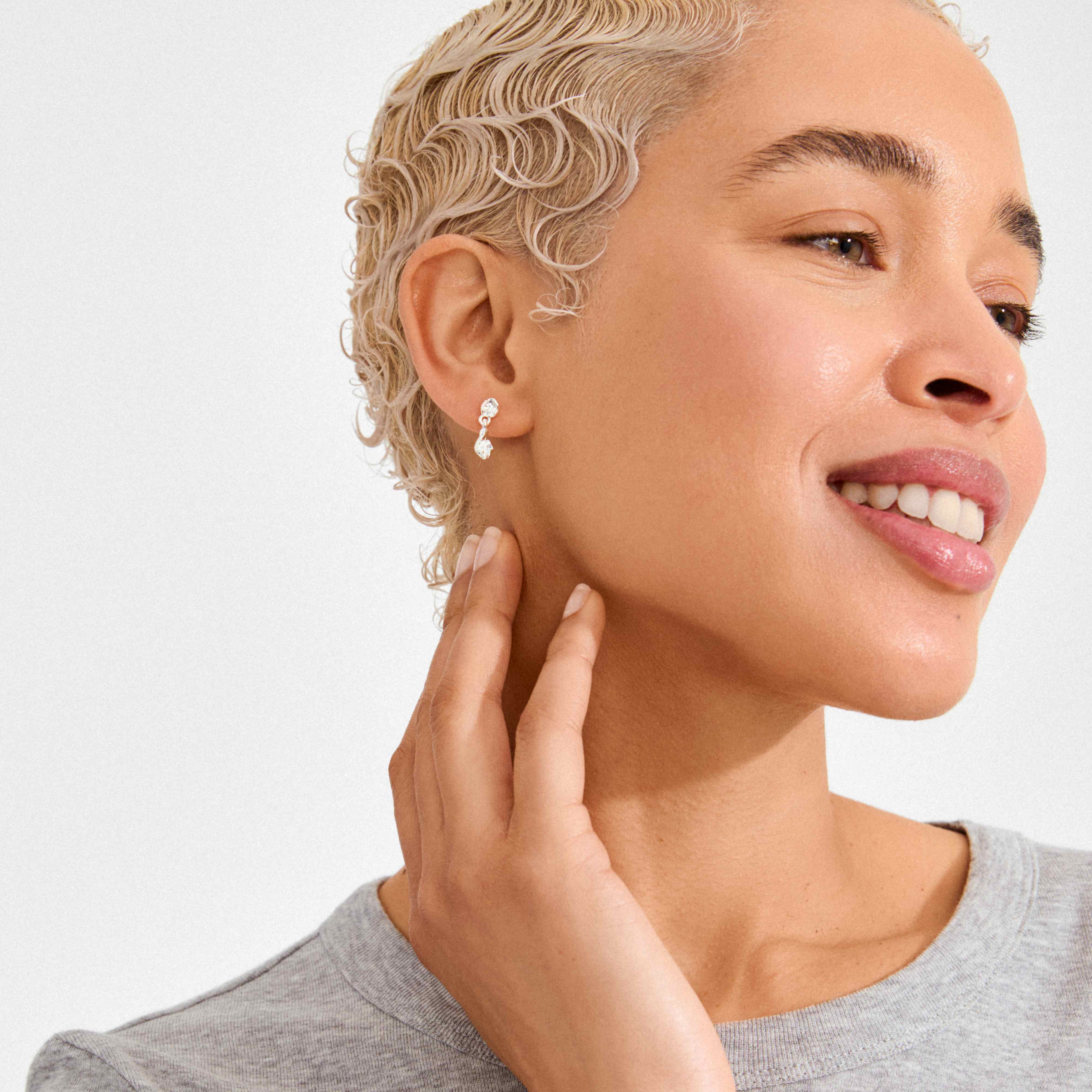 ELIYAH recycled textured pendant earrings - Image 6