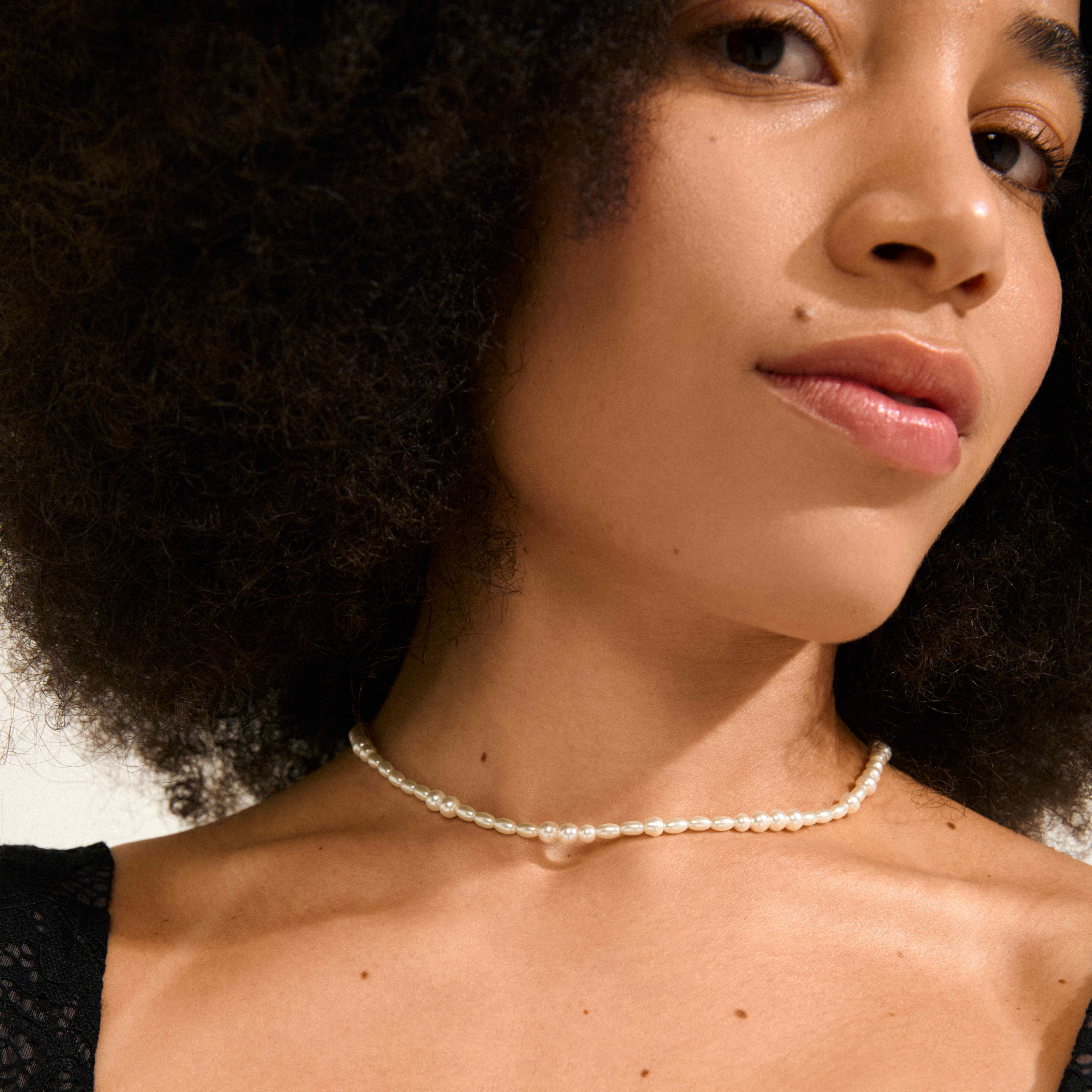 ELLIANA freshwater pearls & glass beads necklace - Image 3