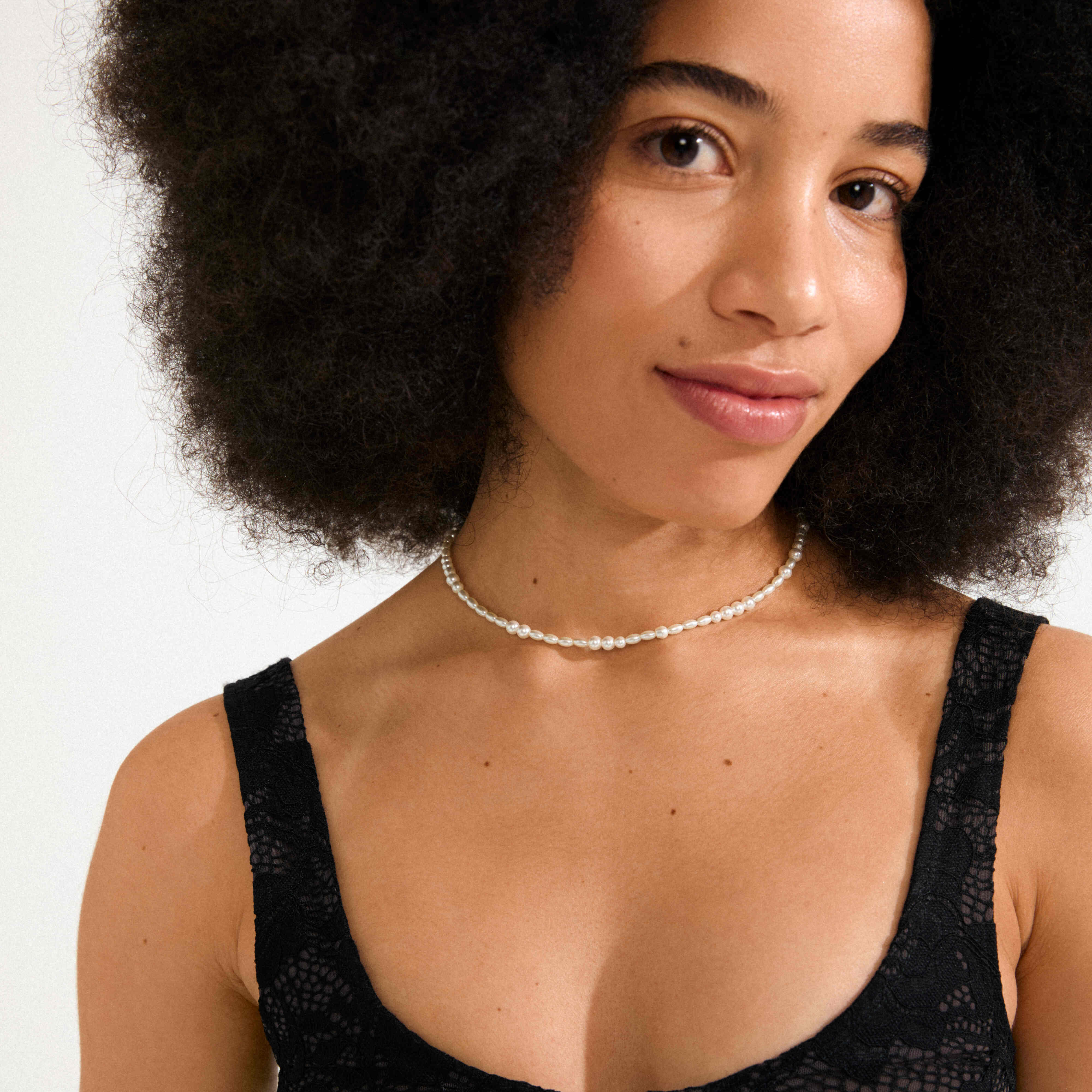 ELLIANA freshwater pearls & glass beads necklace - Image 4