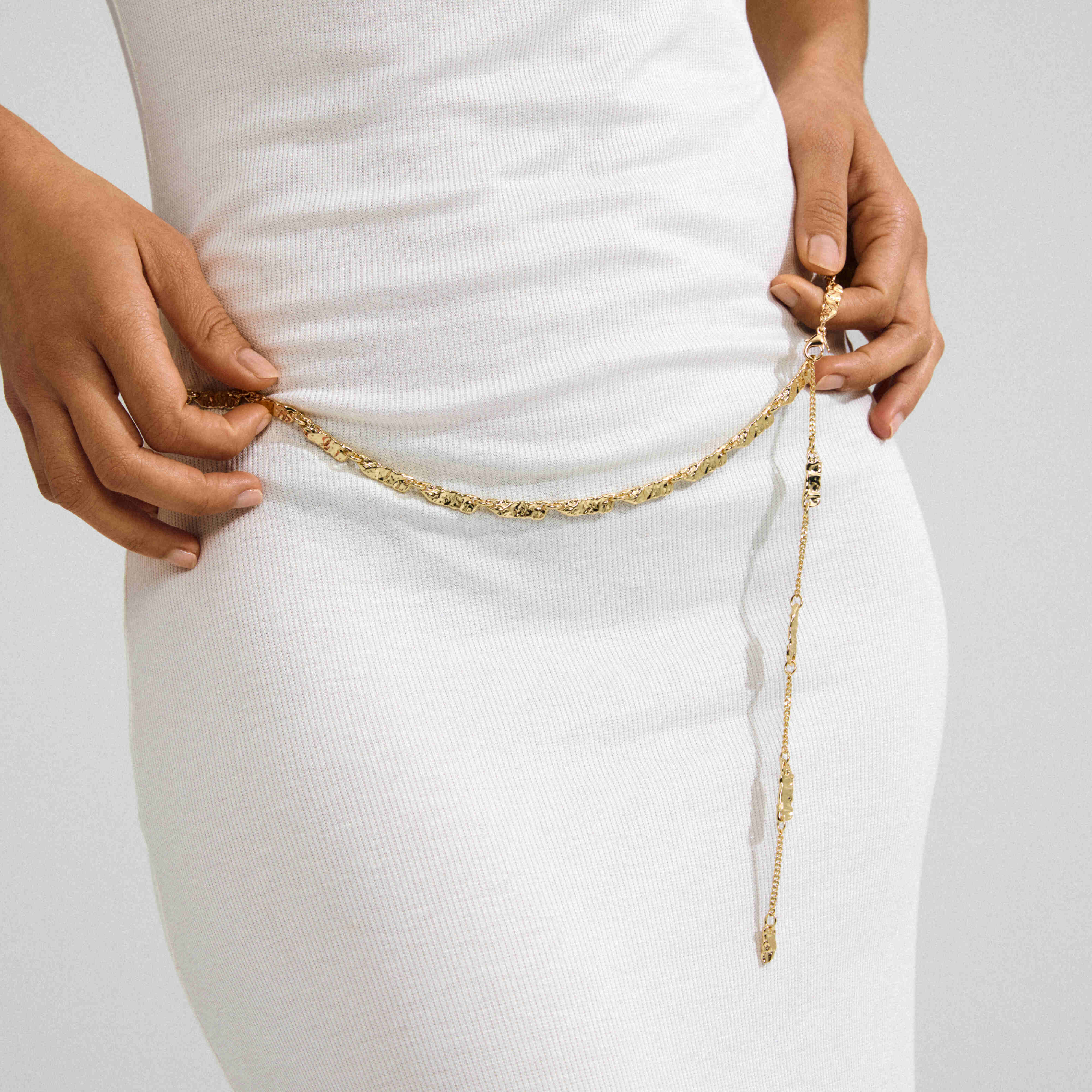 INSTANT recycled textured body chain - Image 3