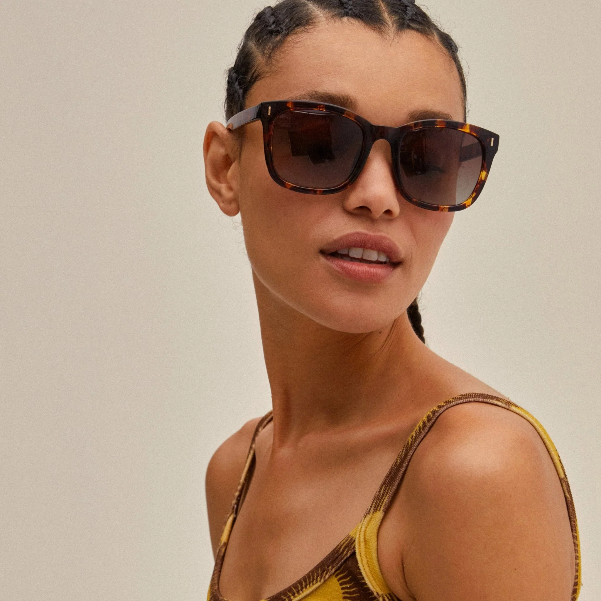 KATYA recycled sunglasses tortoise brown/gold - Image 2