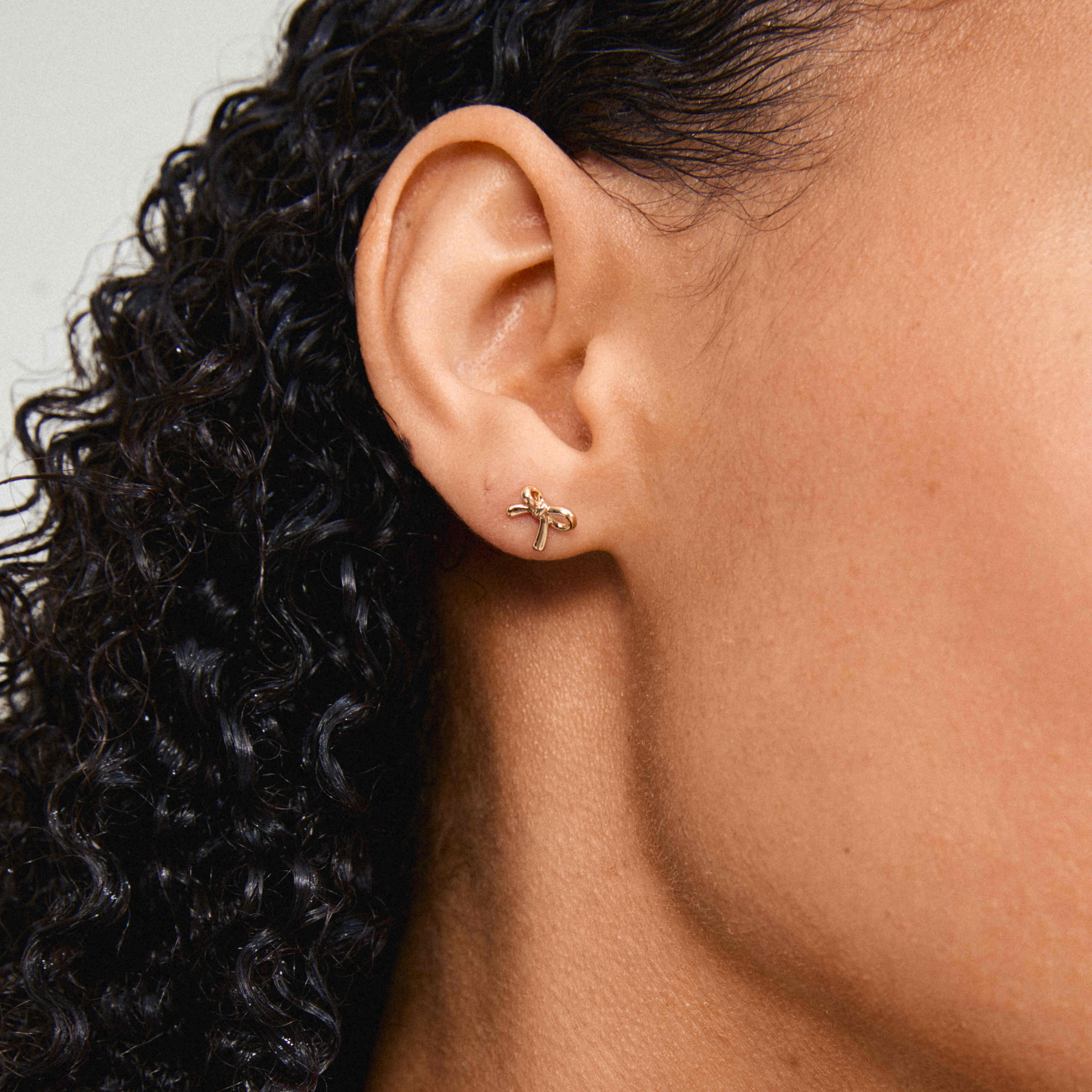 LYSANDRA recycled micro bow earrings - Image 3