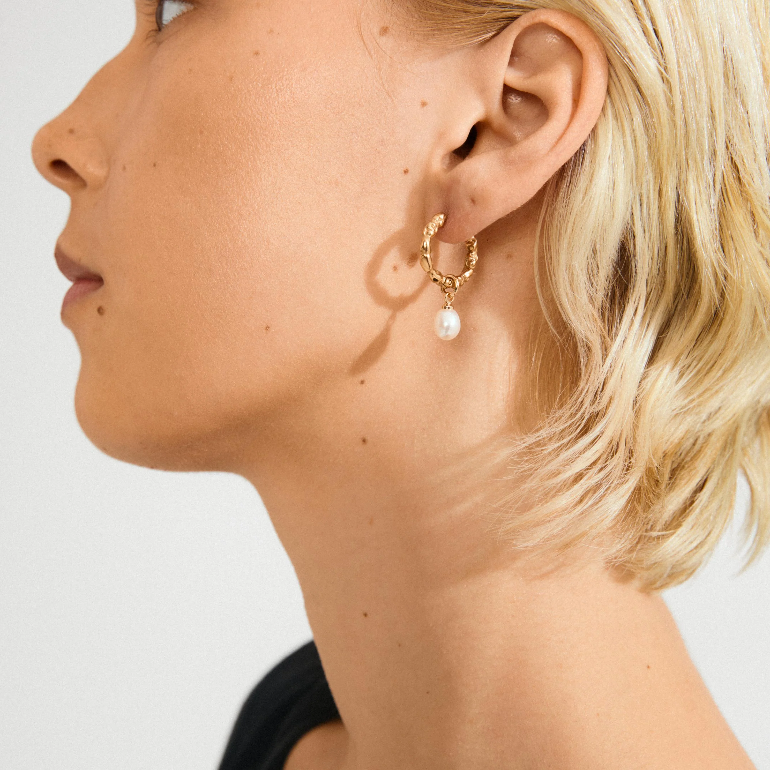 SHIFT recycled freshwater pearl pendant earrings - Image 3