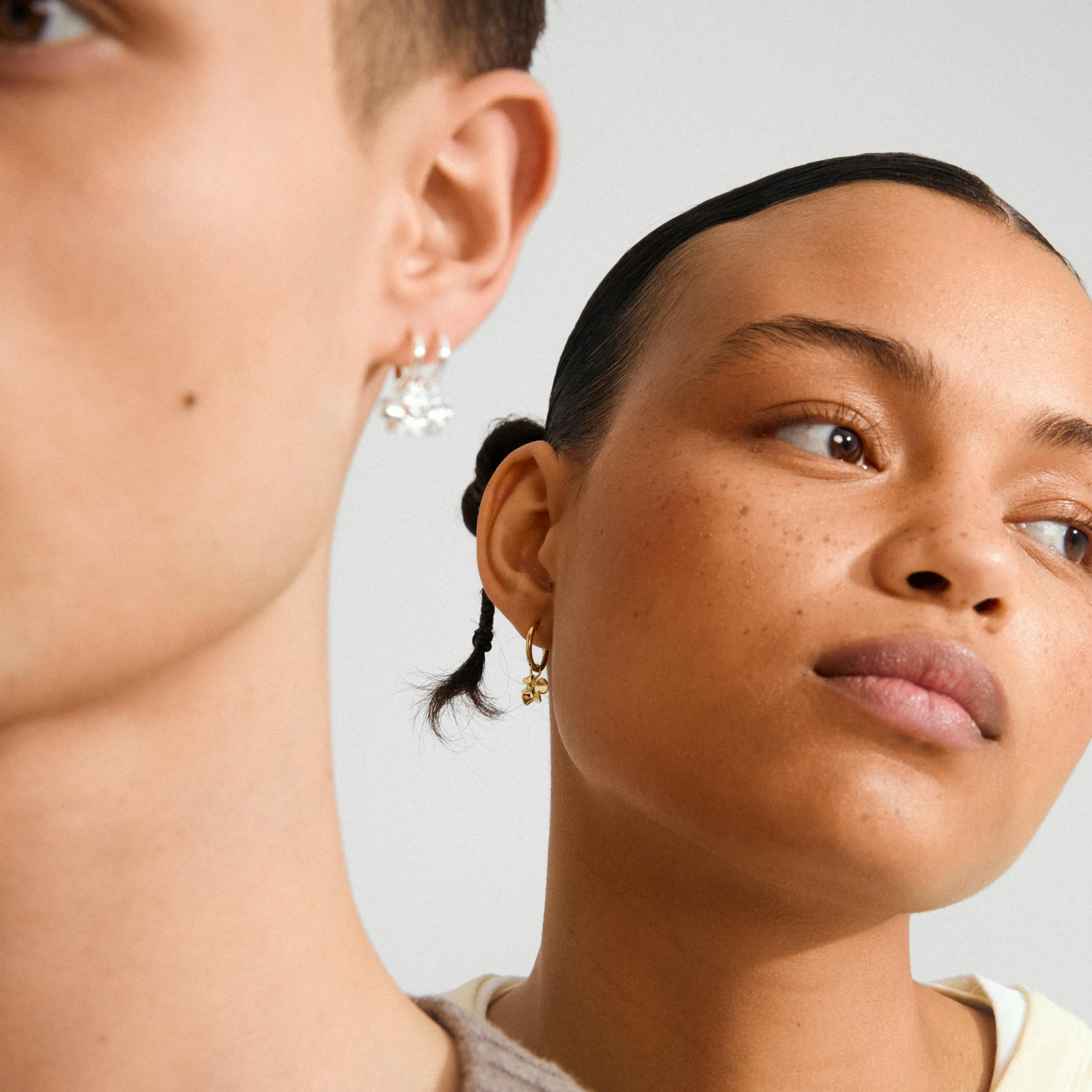 TIMBER recycled flower pendant earrings - Image 5